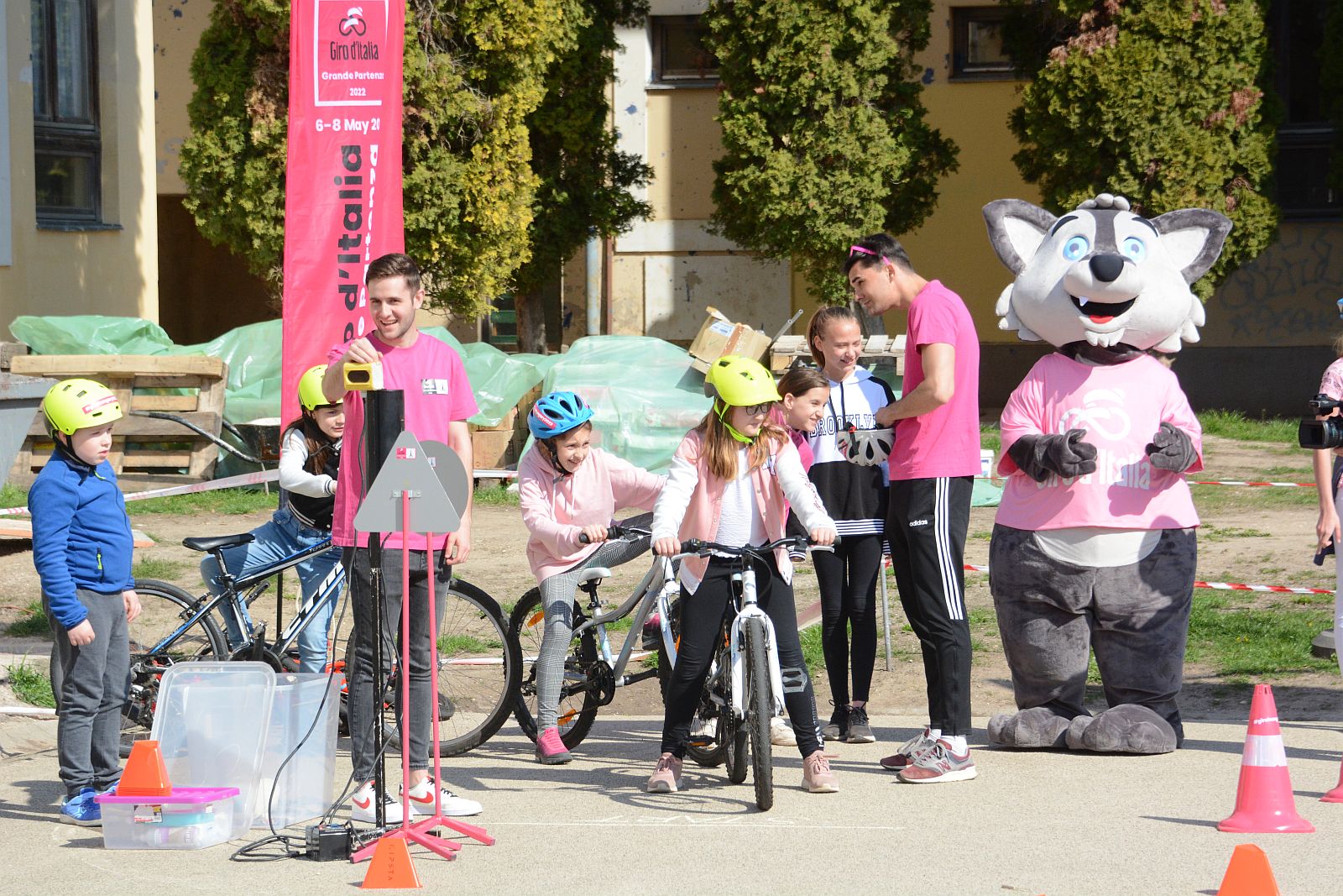 Székesfehérvári iskolákba érkezett a Giro d’Italia Roadshowja